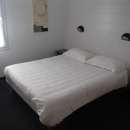 Brit Essentiel Albi Parc Des Expos Szálloda Le Sequestre