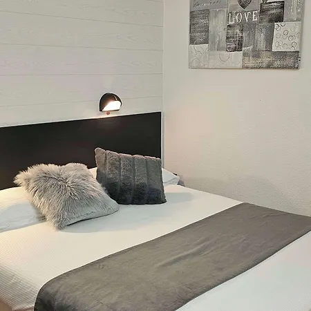 Brit Essentiel Albi Parc Des Expos Szálloda Le Sequestre