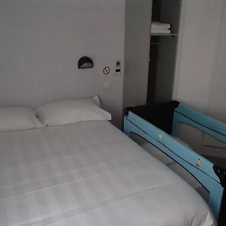 Brit Essentiel Albi Parc Des Expos Hotel 2*