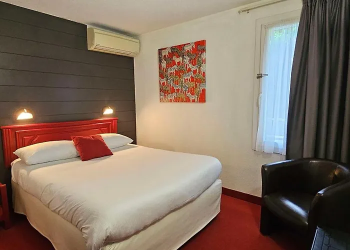 Brit Essentiel Albi Parc Des Expos Hotel 2*